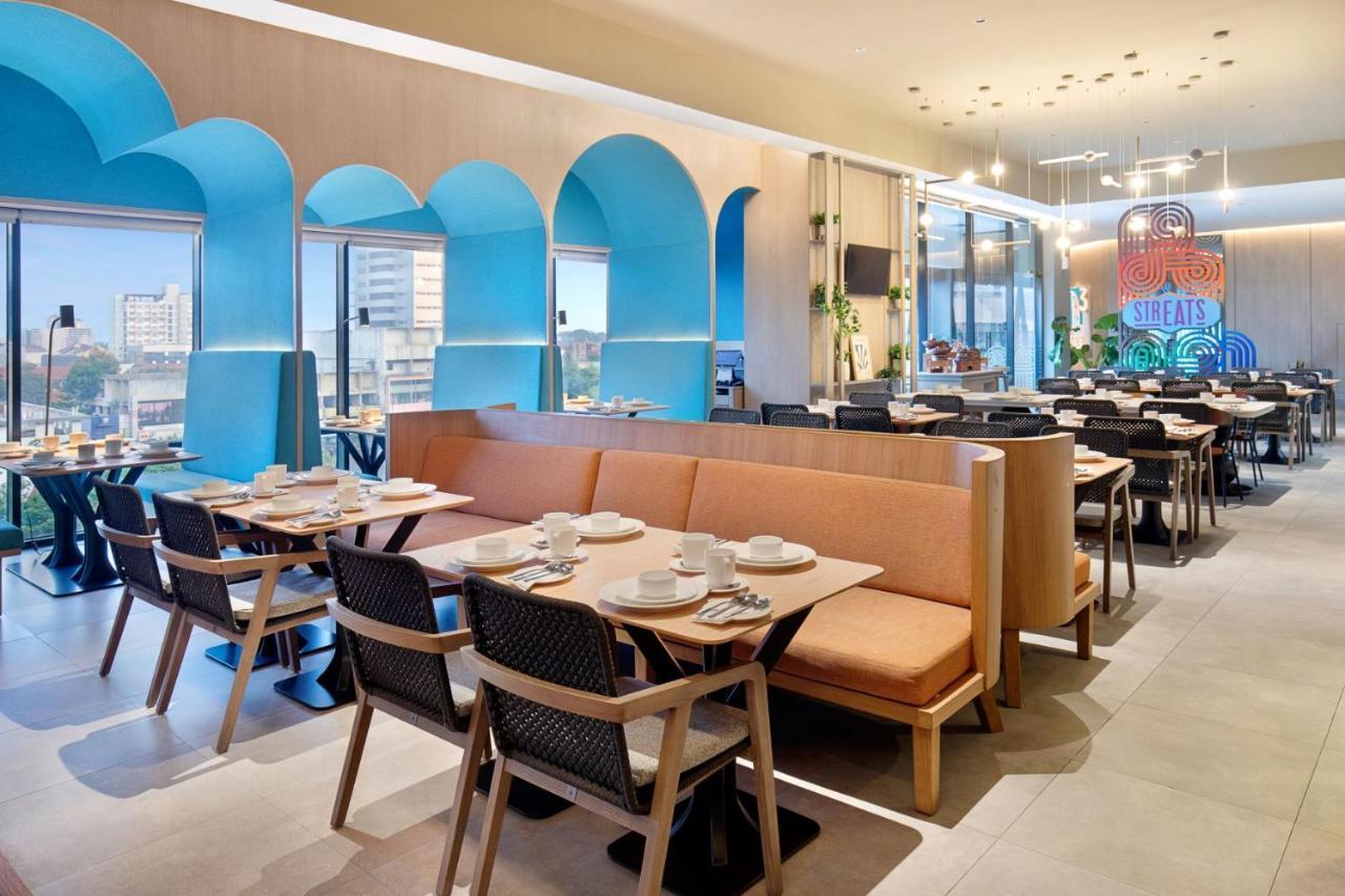 Отель Ibis Styles Semarang Simpang Lima Экстерьер фото