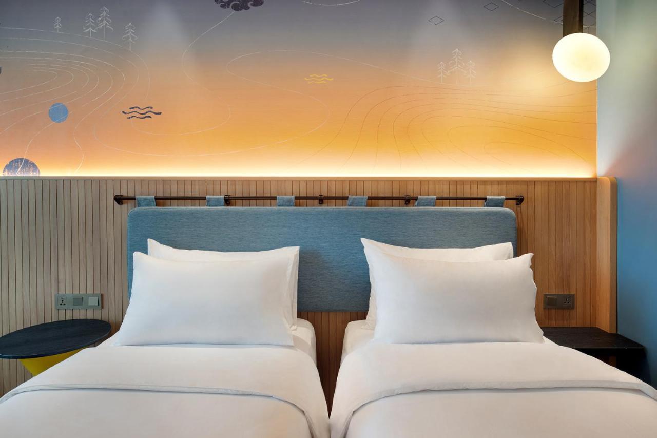 Отель Ibis Styles Semarang Simpang Lima Экстерьер фото