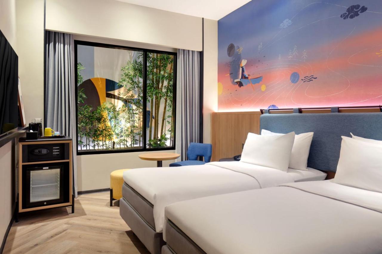 Отель Ibis Styles Semarang Simpang Lima Экстерьер фото