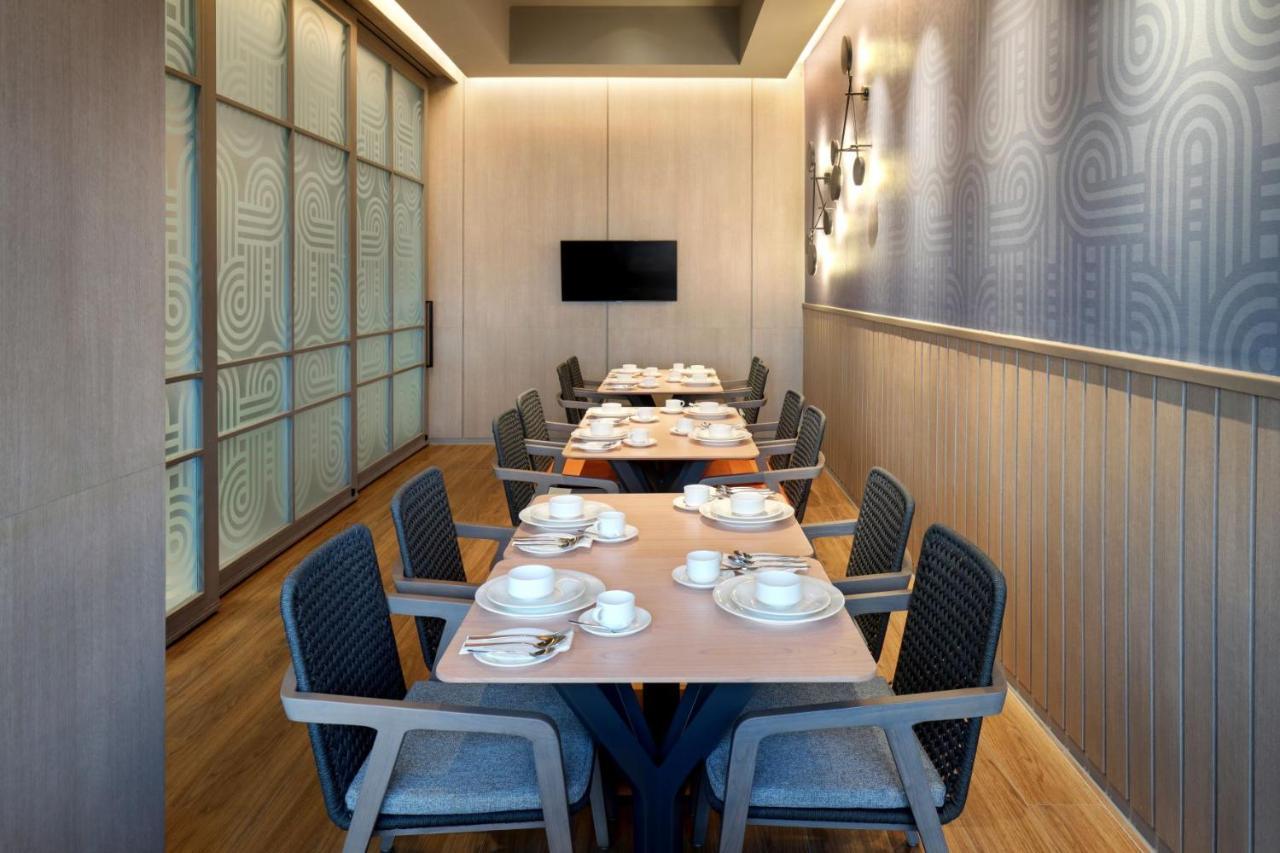 Отель Ibis Styles Semarang Simpang Lima Экстерьер фото
