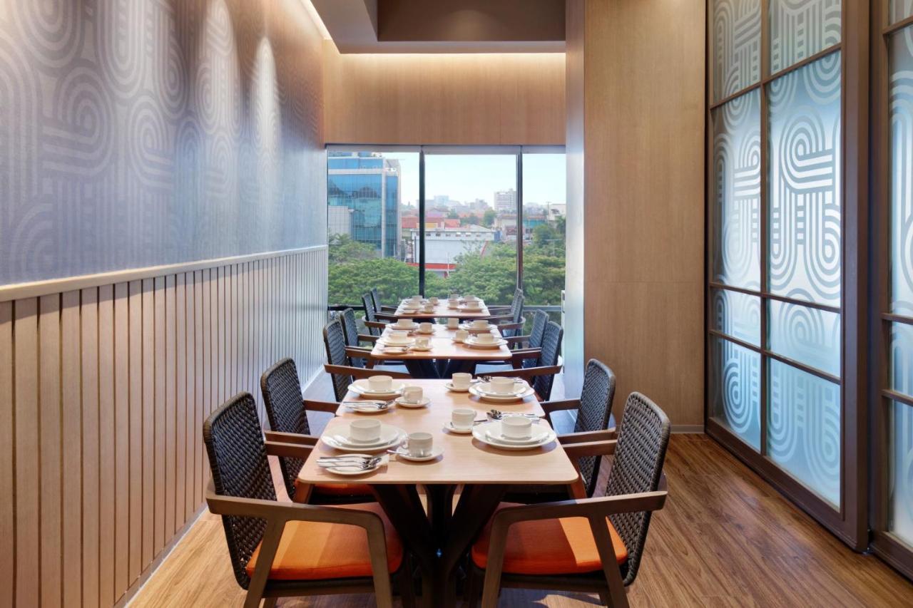 Отель Ibis Styles Semarang Simpang Lima Экстерьер фото