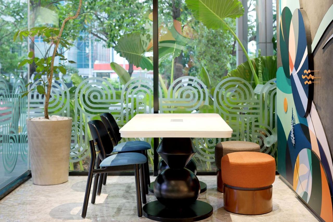 Отель Ibis Styles Semarang Simpang Lima Экстерьер фото