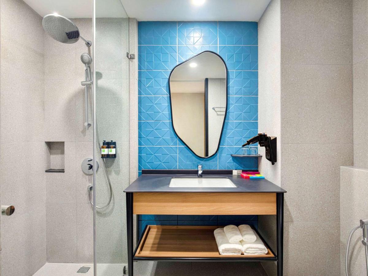 Отель Ibis Styles Semarang Simpang Lima Экстерьер фото