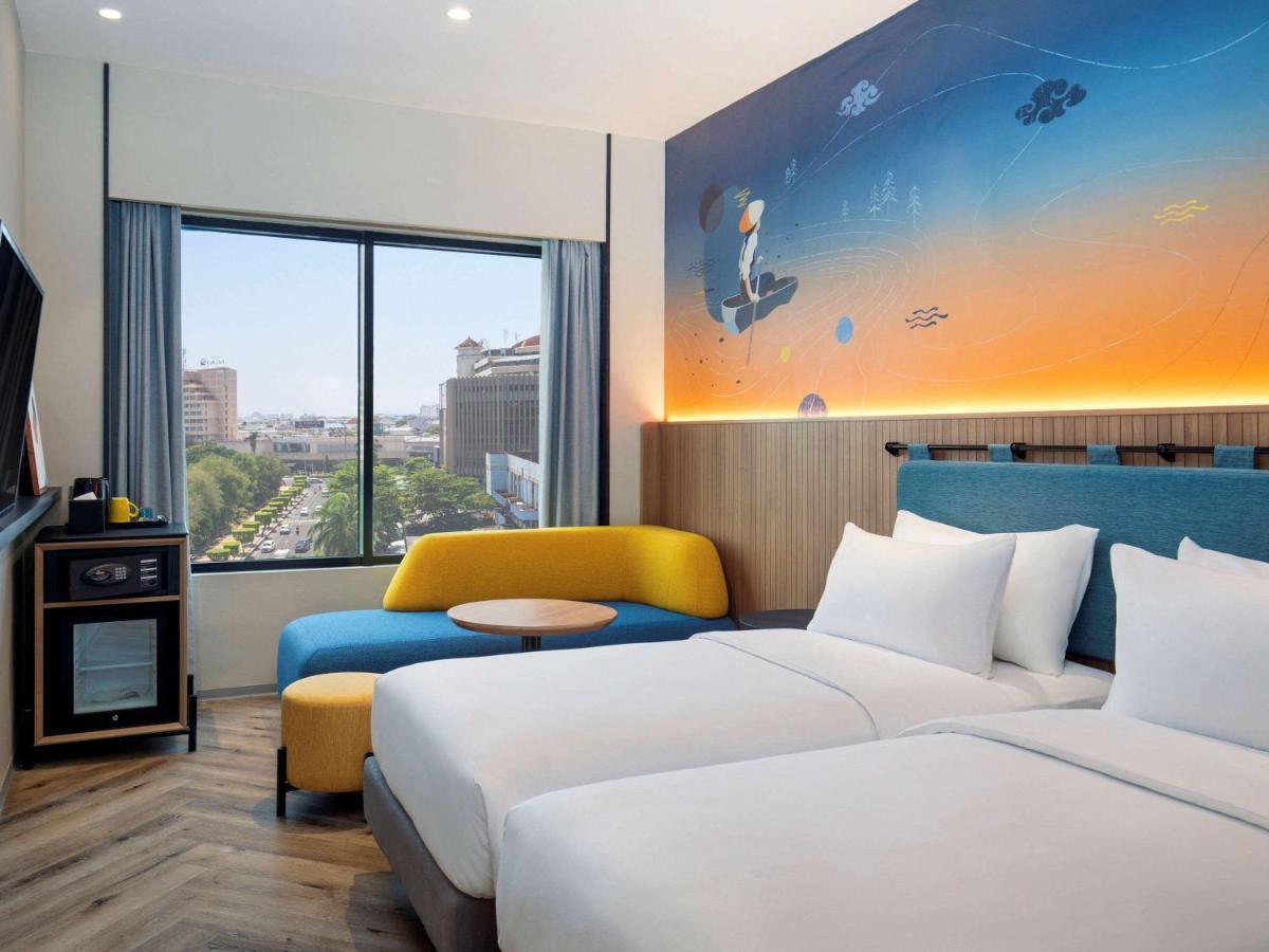 Отель Ibis Styles Semarang Simpang Lima Экстерьер фото