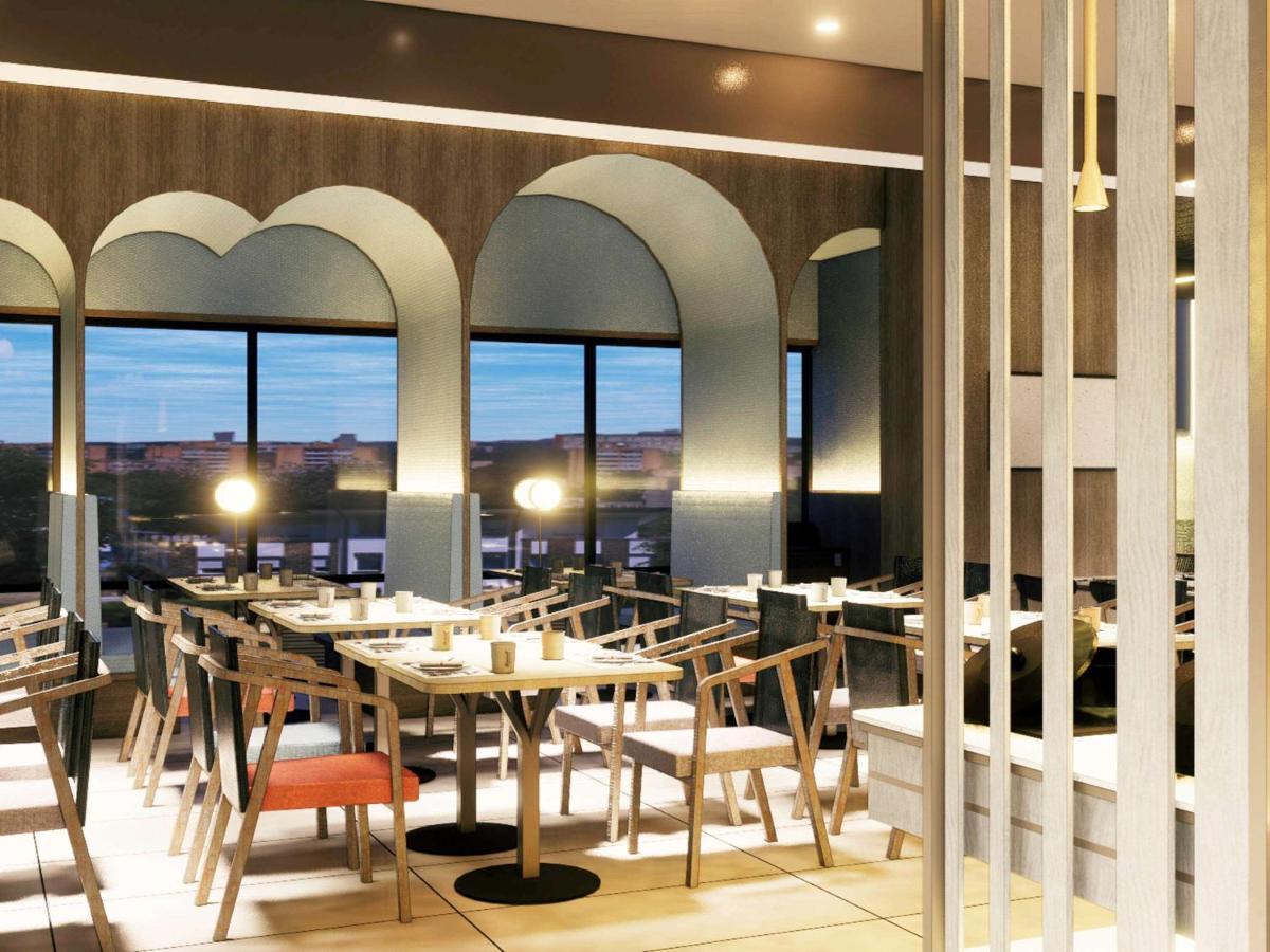 Отель Ibis Styles Semarang Simpang Lima Экстерьер фото