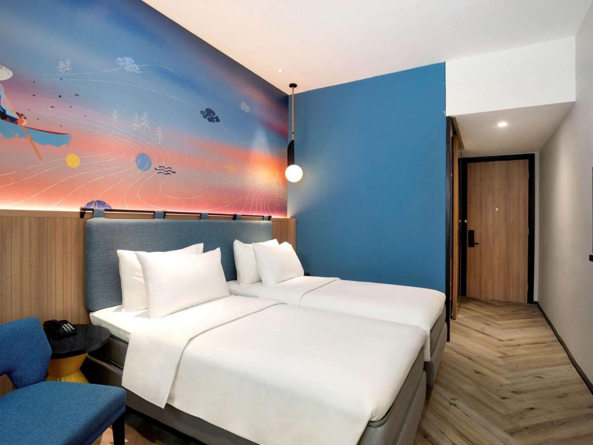 Отель Ibis Styles Semarang Simpang Lima Экстерьер фото