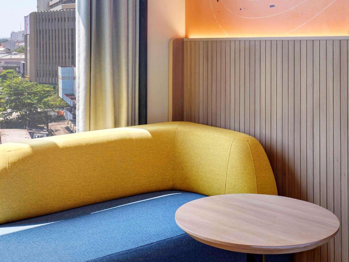 Отель Ibis Styles Semarang Simpang Lima Экстерьер фото