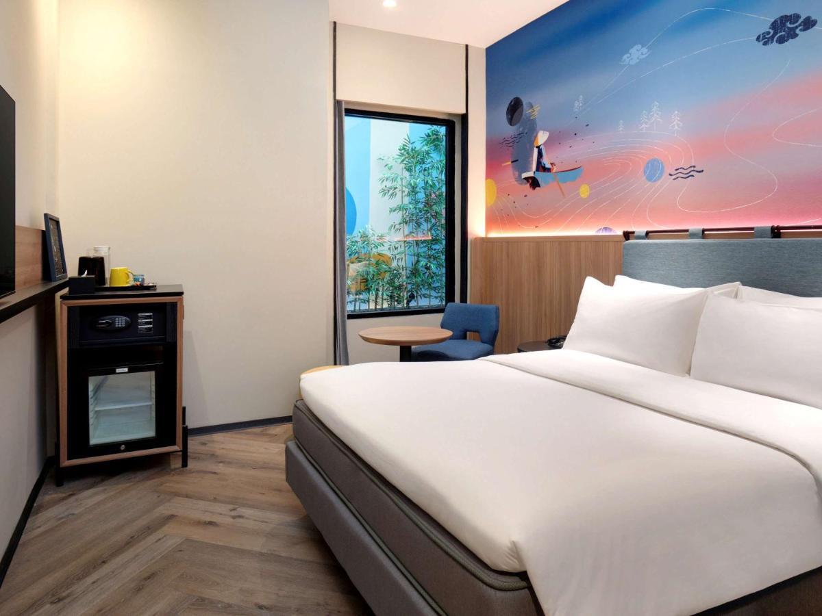 Отель Ibis Styles Semarang Simpang Lima Экстерьер фото